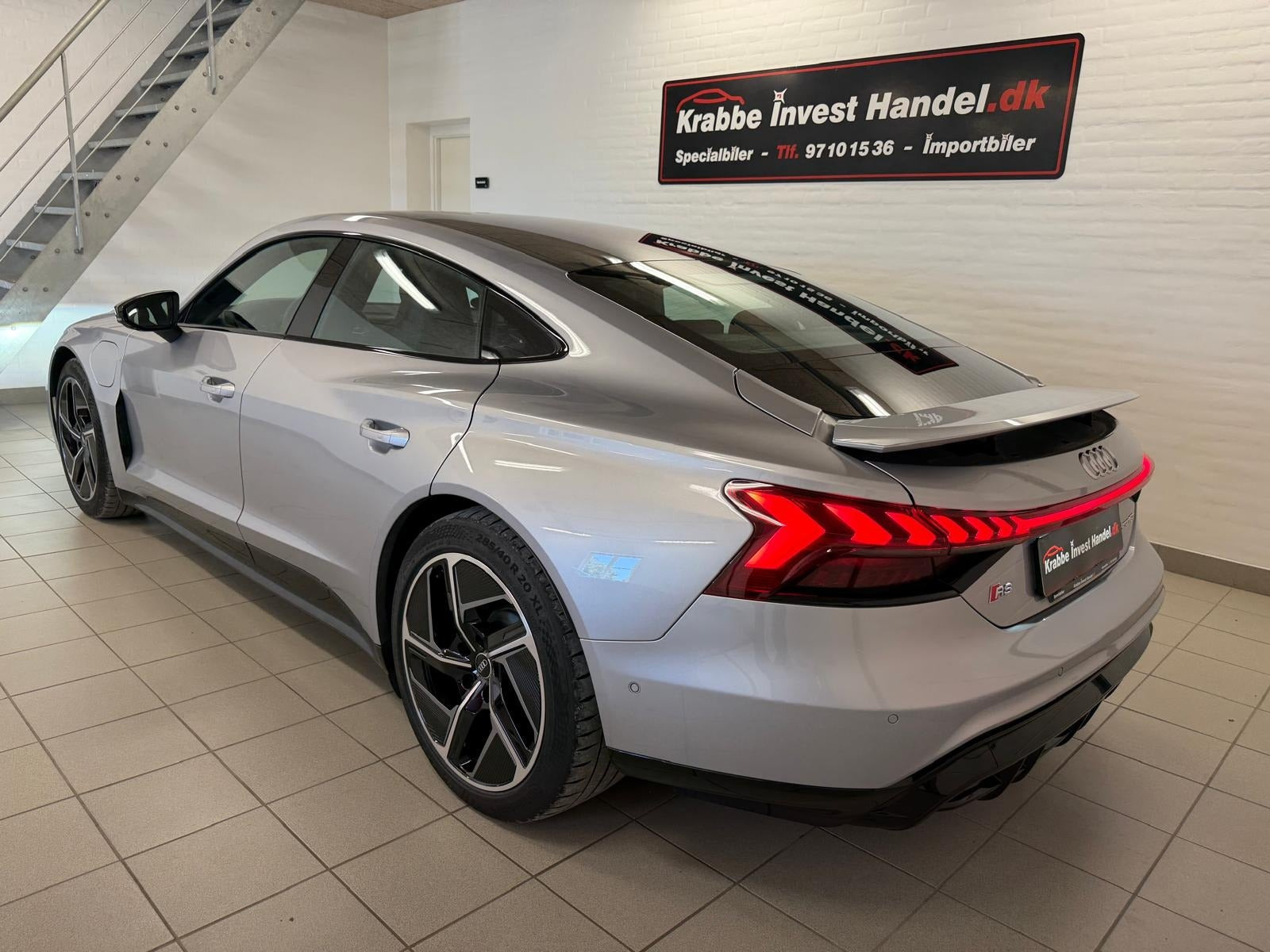 Sølv Audi RS e-tron GT fra 2022
