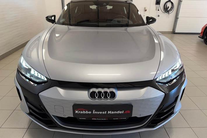 Sølv Audi RS e-tron GT fra 2022