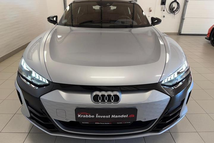 Sølv Audi RS e-tron GT fra 2022
