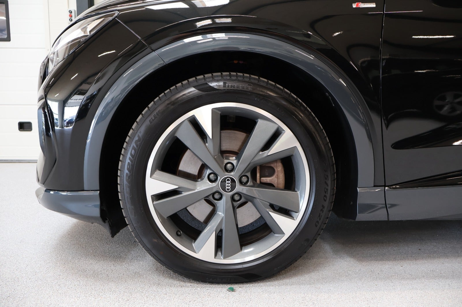 Sort Audi Q4 e-tron fra 2022