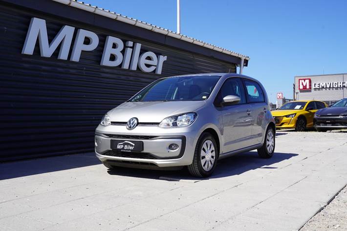 Sølv VW UP! fra 2017 set udefra