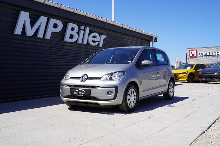 Sølv VW UP! fra 2017 set udefra