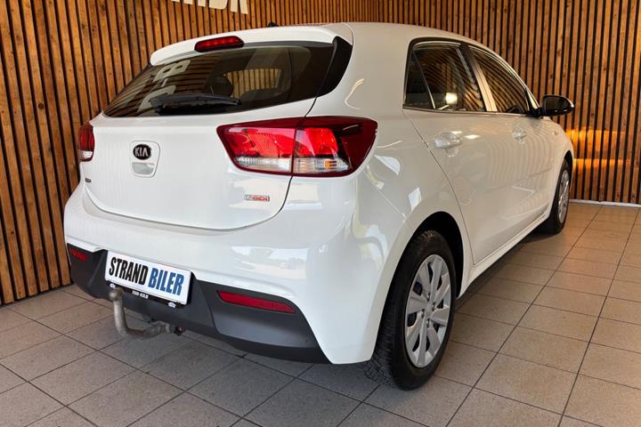Hvid Kia Rio fra 2017