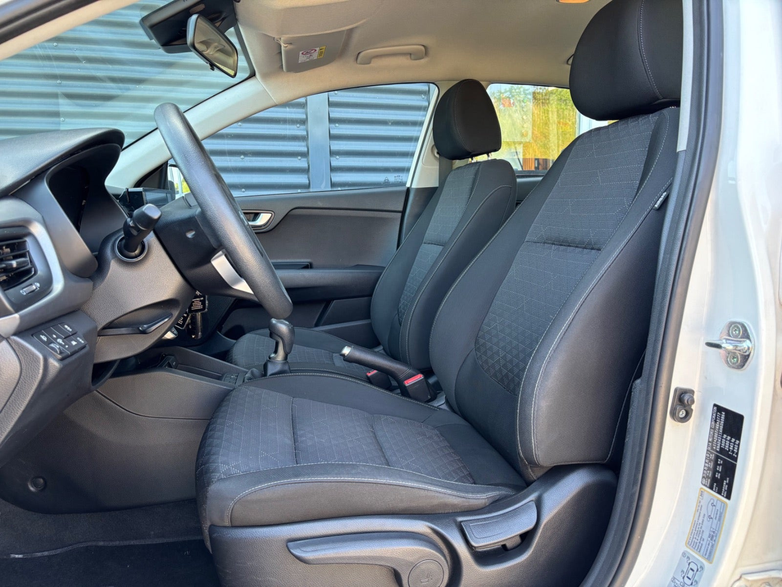 Hvid Kia Rio fra 2017