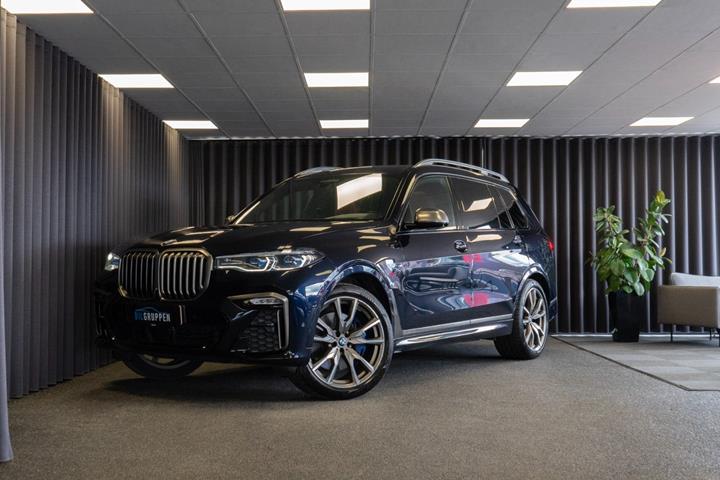 Sort BMW X7 fra 2019 set udefra