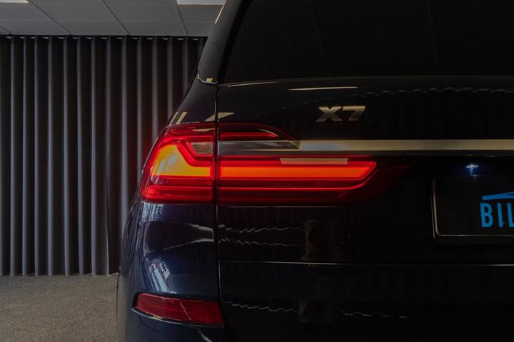 Sort BMW X7 fra 2019 set udefra