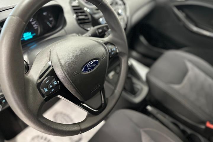 Grå Ford Ka+ fra 2016