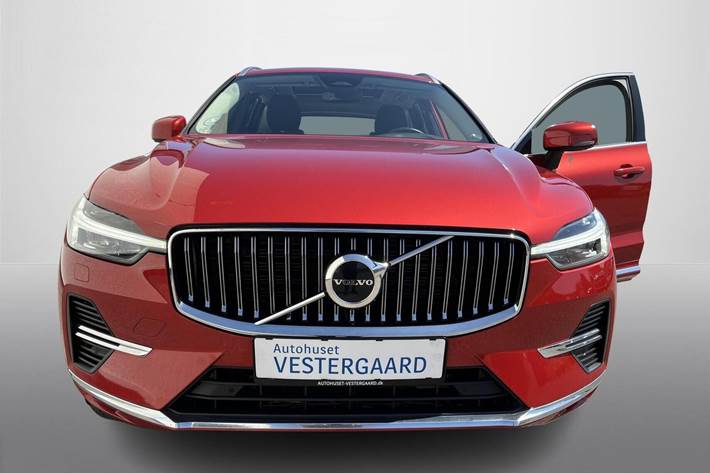 Rød Volvo XC60 fra 2023