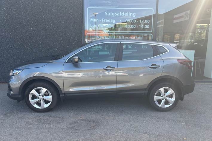 Grå Nissan Qashqai fra 2020