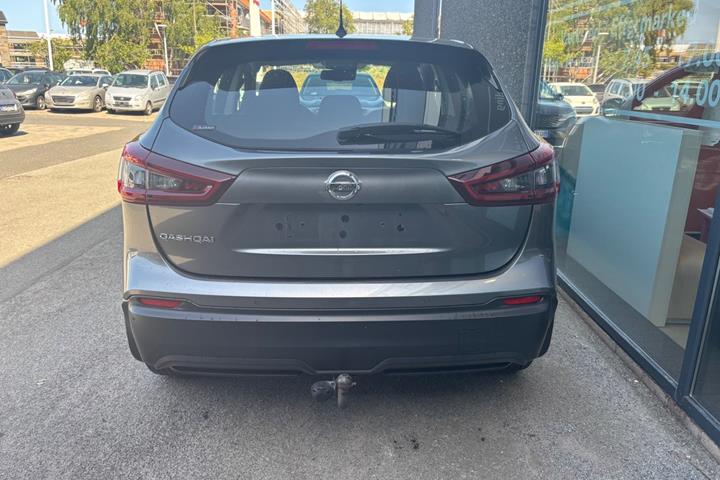 Grå Nissan Qashqai fra 2020