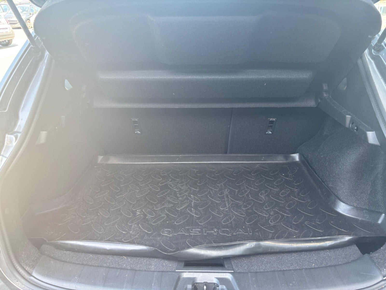 Grå Nissan Qashqai fra 2020