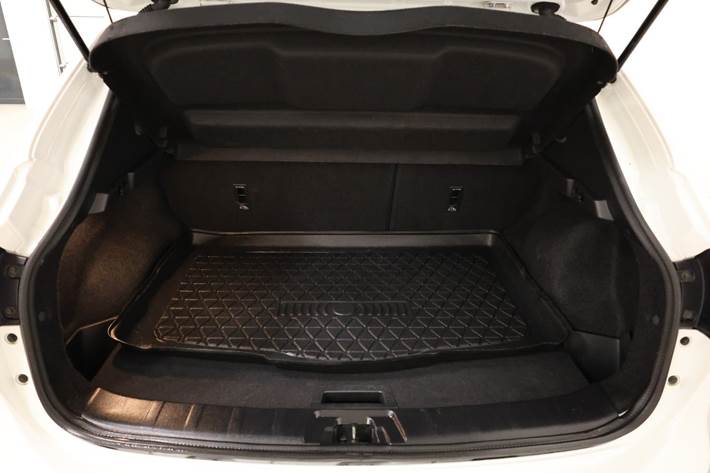 Hvid Nissan Qashqai fra 2017