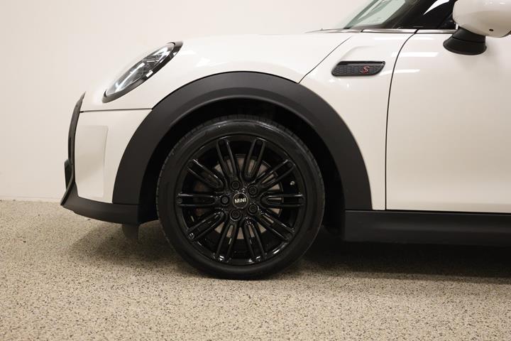 Hvid Mini Cooper S fra 2023