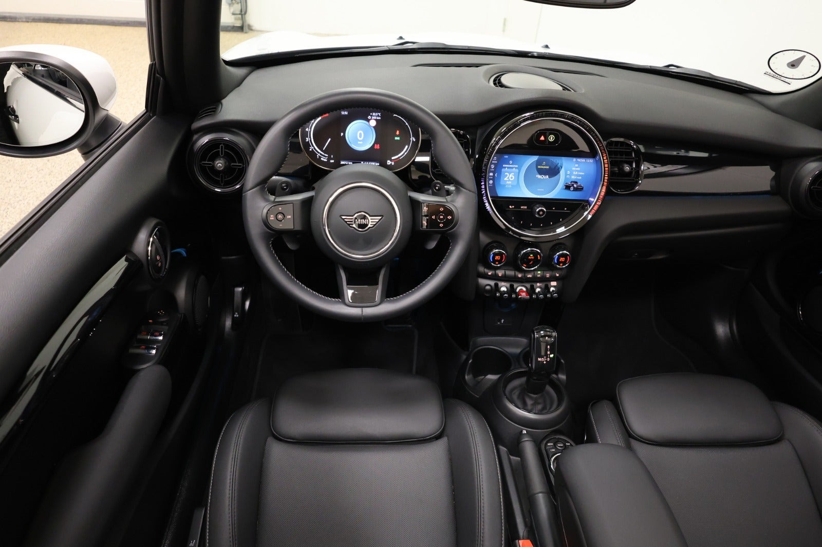 Hvid Mini Cooper S fra 2023