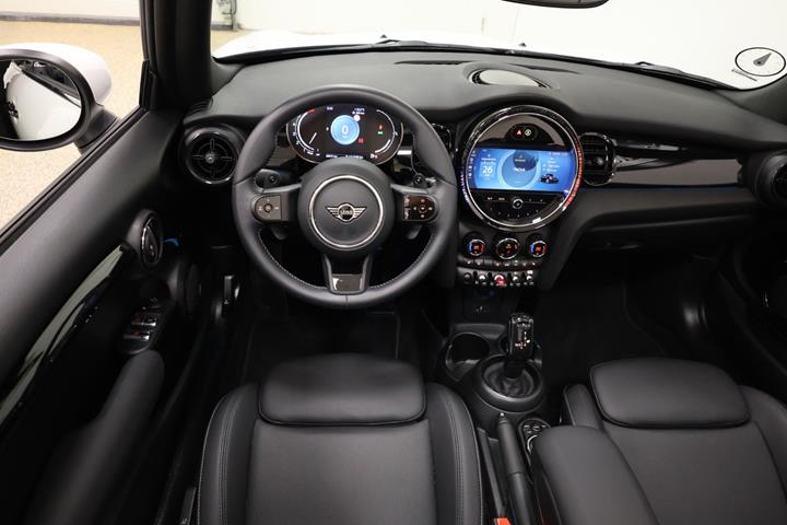 Hvid Mini Cooper S fra 2023