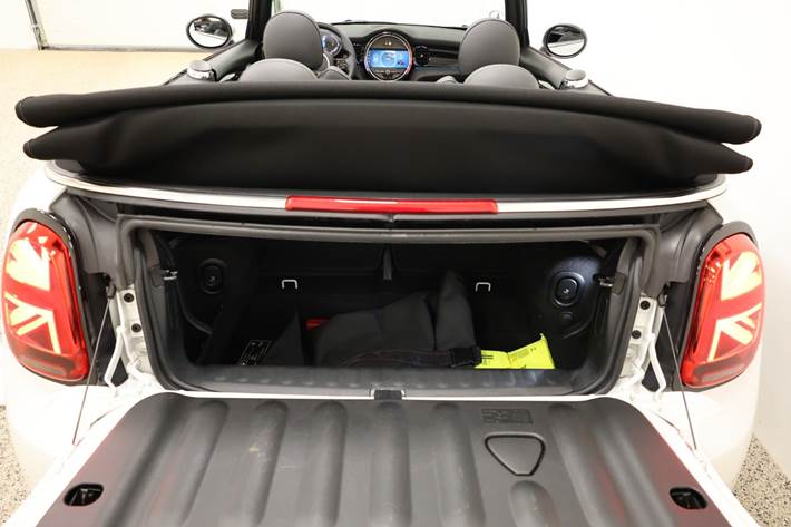 Hvid Mini Cooper S fra 2023