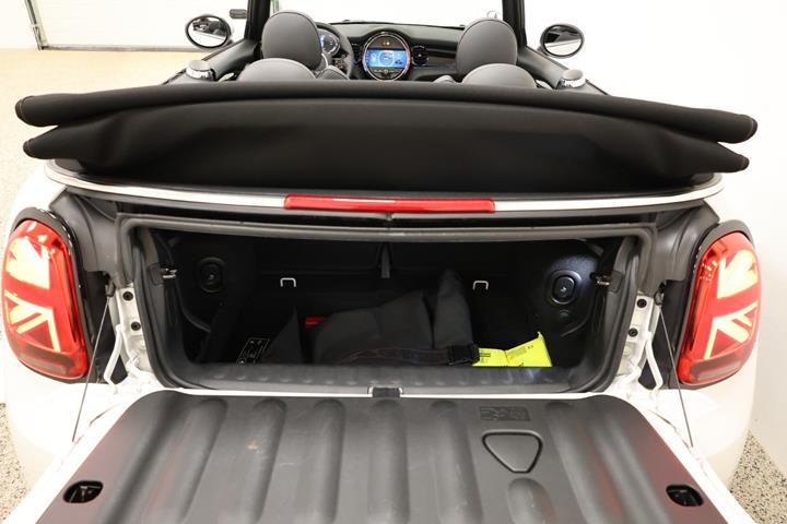Hvid Mini Cooper S fra 2023