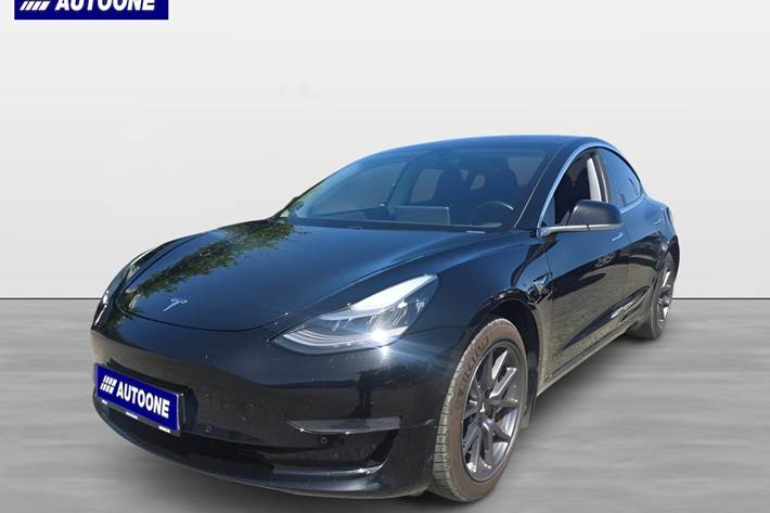 Sort Tesla Model 3 fra 2019