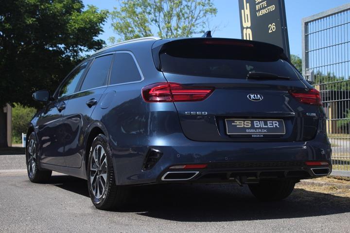 Blå Kia Ceed fra 2020