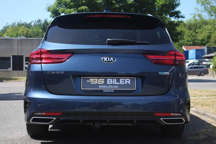 Blå Kia Ceed fra 2020