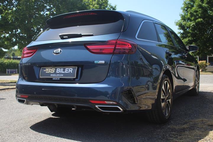 Blå Kia Ceed fra 2020