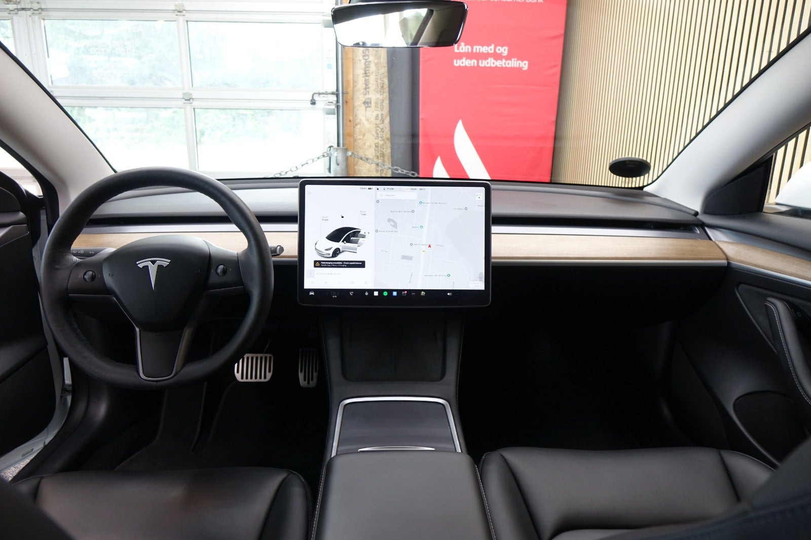 Hvid Tesla Model 3 fra 2022