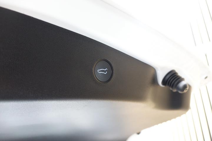 Hvid Tesla Model 3 fra 2022