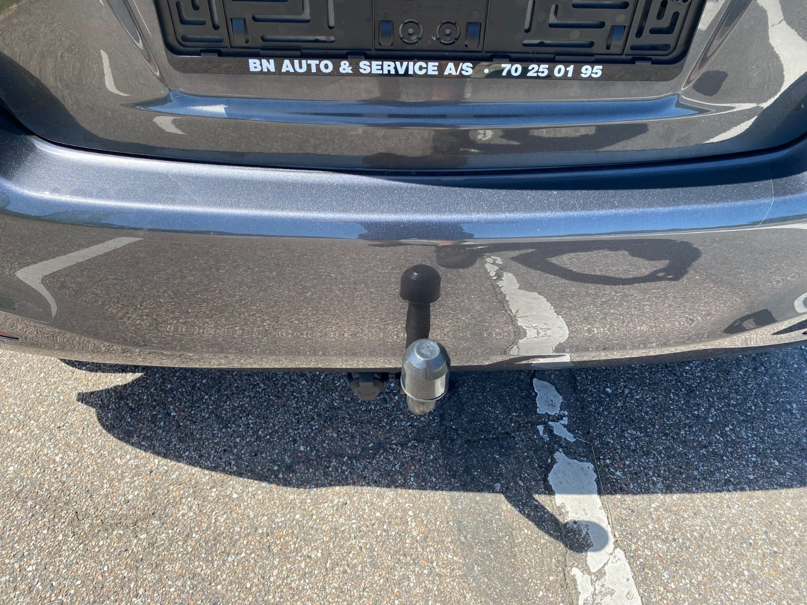 Grå Toyota Yaris fra 2012