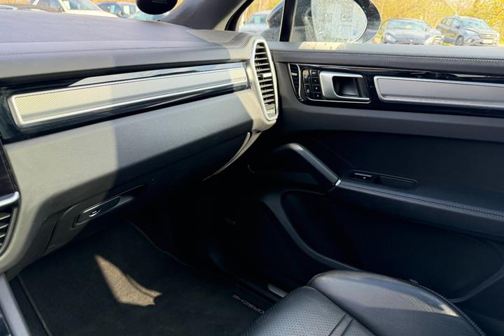 undefined Porsche Cayenne fra 2021