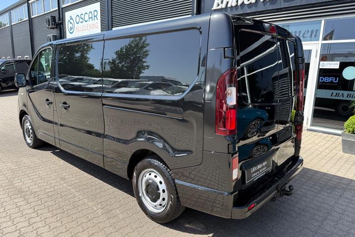 Sort Renault Trafic T29 fra 2021