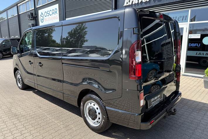Sort Renault Trafic T29 fra 2021