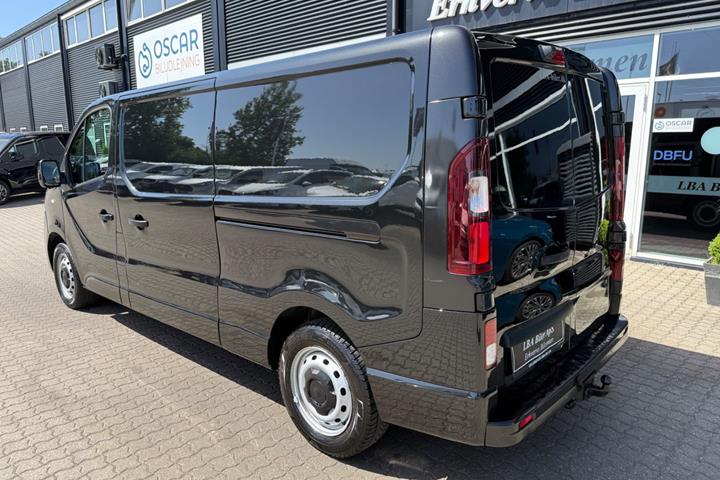 Sort Renault Trafic T29 fra 2021