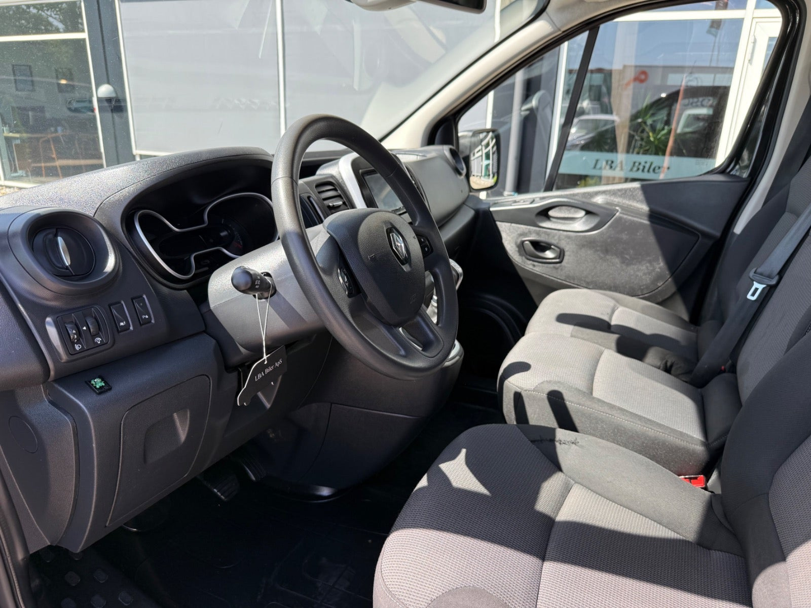 Sort Renault Trafic T29 fra 2021
