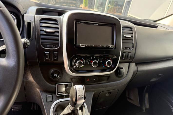Sort Renault Trafic T29 fra 2021