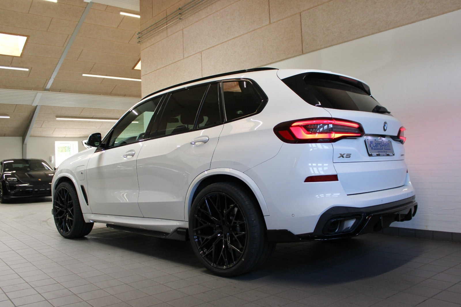 Hvid BMW X5 fra 2021