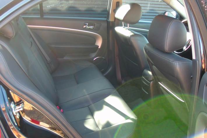 Sort Chevrolet Epica fra 2010