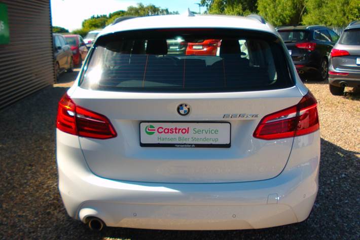 Hvid BMW 225xe fra 2019