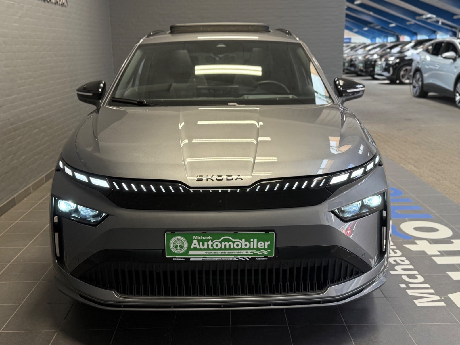 Grå Skoda Enyaq fra 2025
