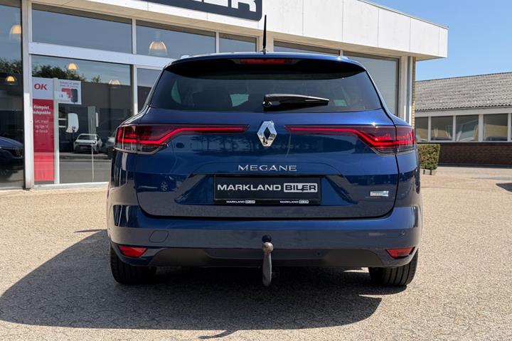 Blå Renault Megane IV fra 2021