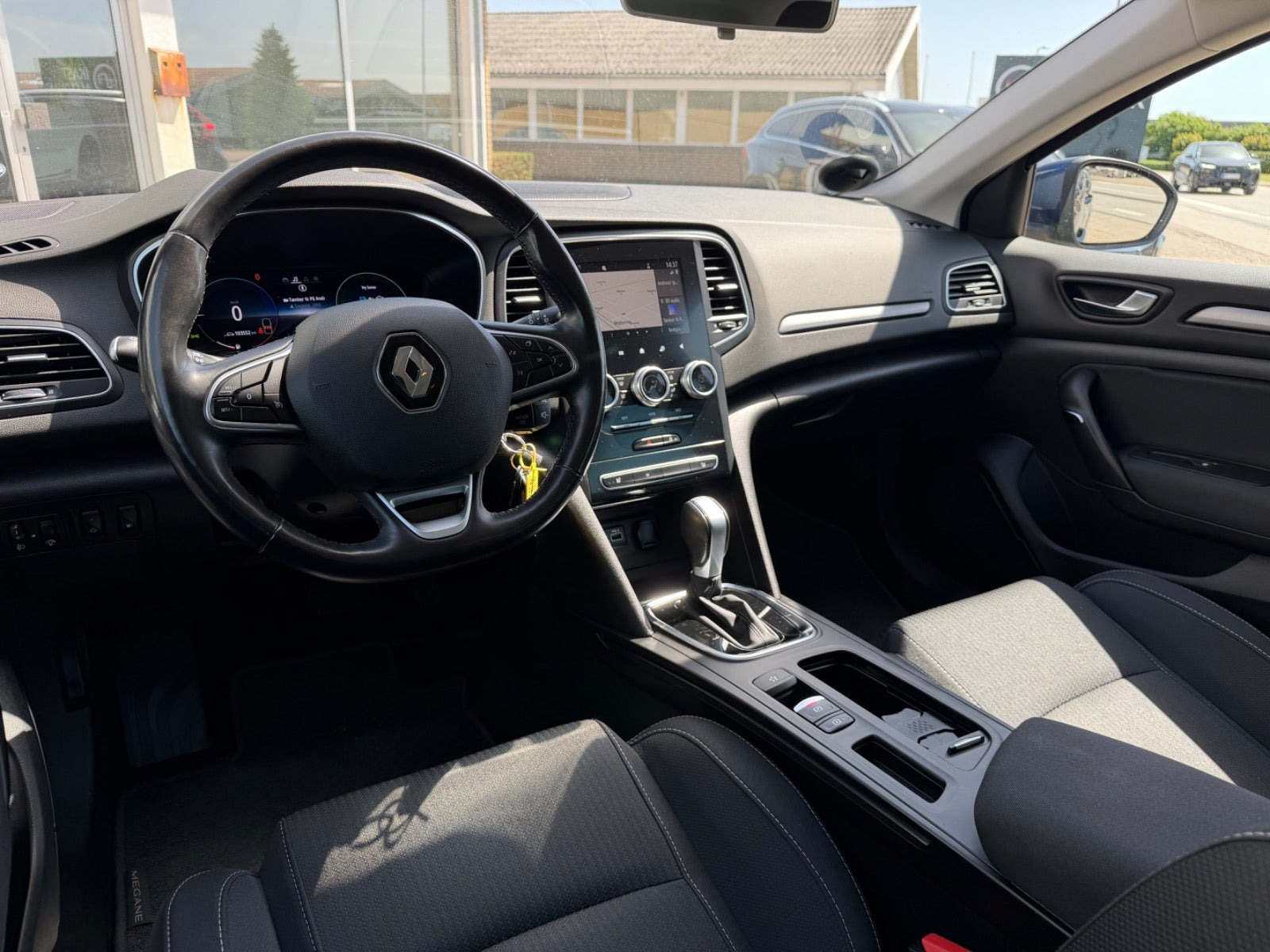 Blå Renault Megane IV fra 2021