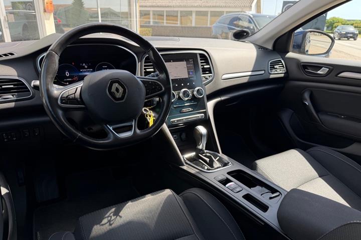 Blå Renault Megane IV fra 2021