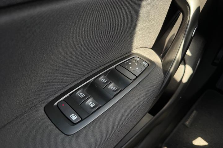 Blå Renault Megane IV fra 2021