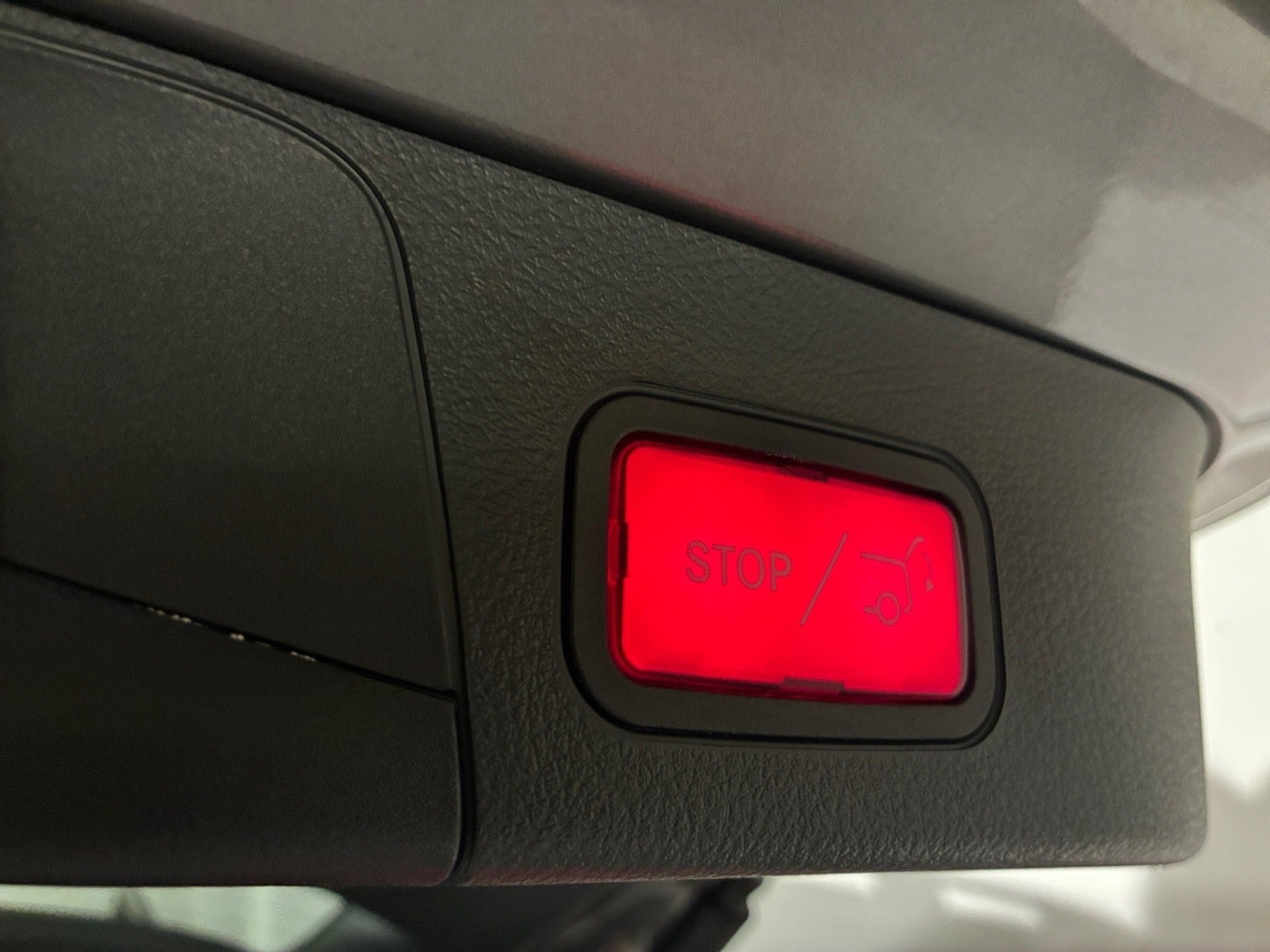 Grå Mercedes EQB250+ fra 2025