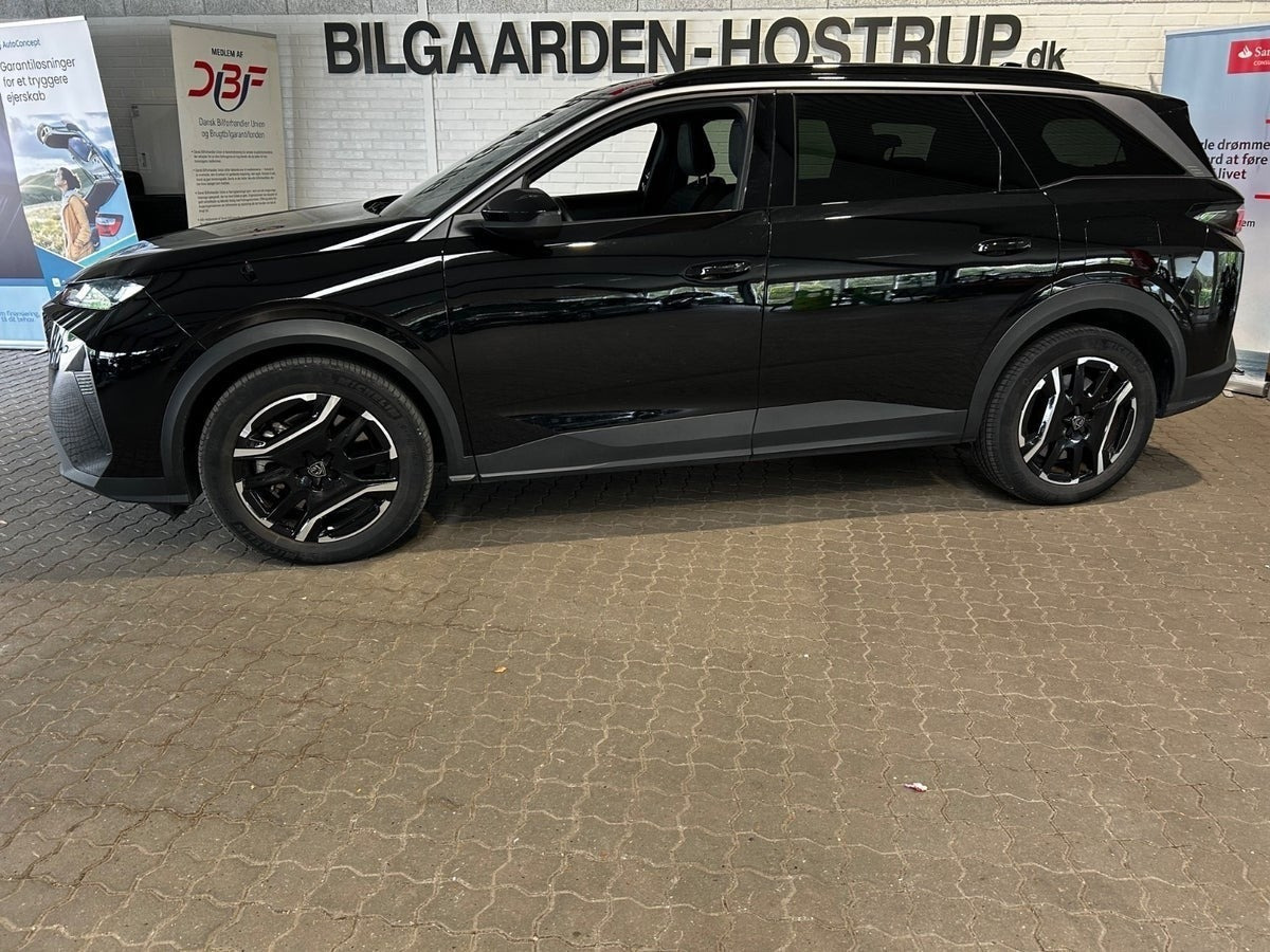 Sort Peugeot e-5008 fra 2025