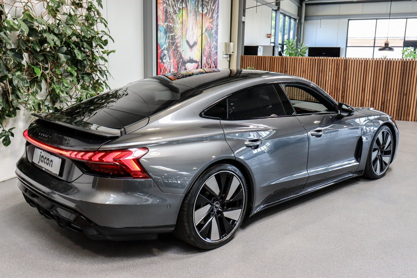 Grå Audi e-tron GT fra 2023