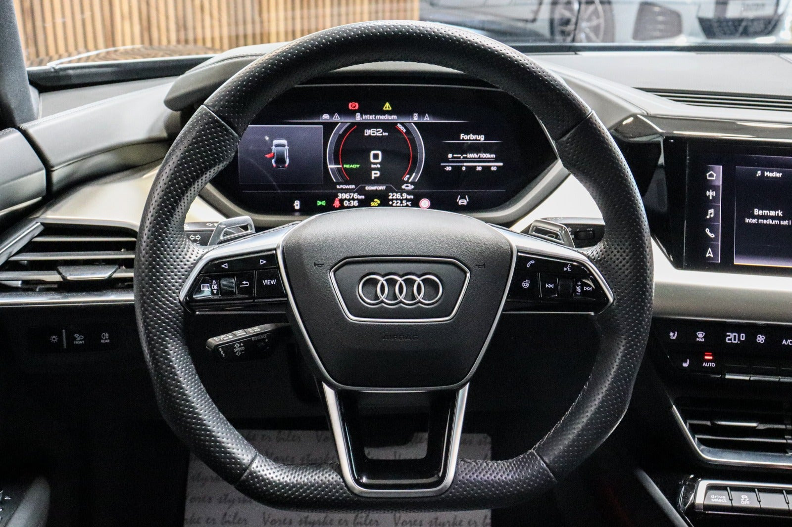 Grå Audi e-tron GT fra 2023