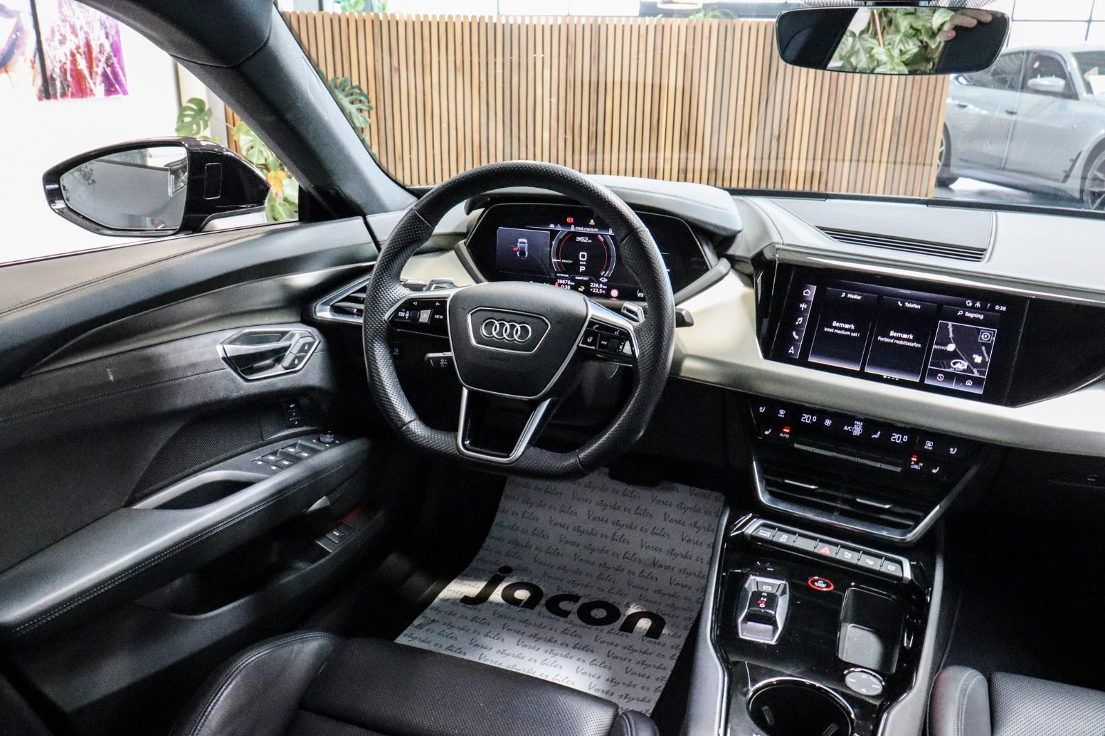 Grå Audi e-tron GT fra 2023