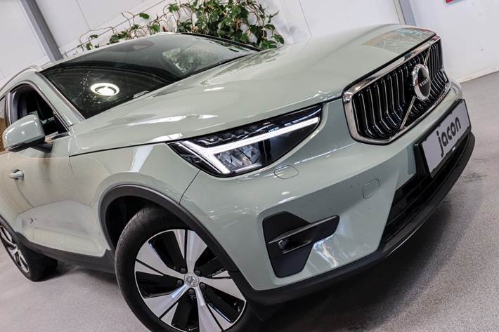 Grøn Volvo XC40 fra 2023