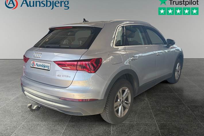 Sølv Audi Q3 fra 2021
