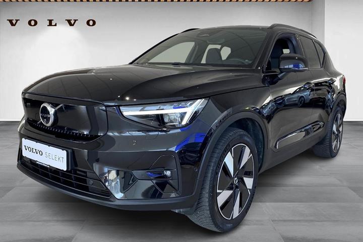 Sort Volvo XC40 fra 2024 set udefra